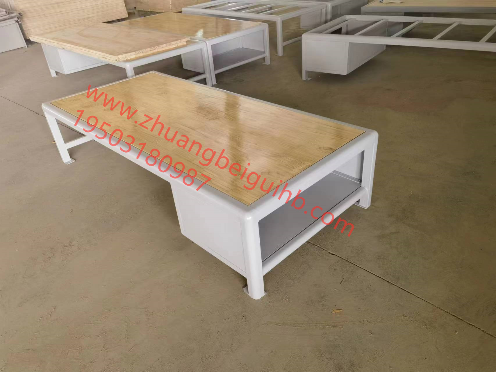 看守所床